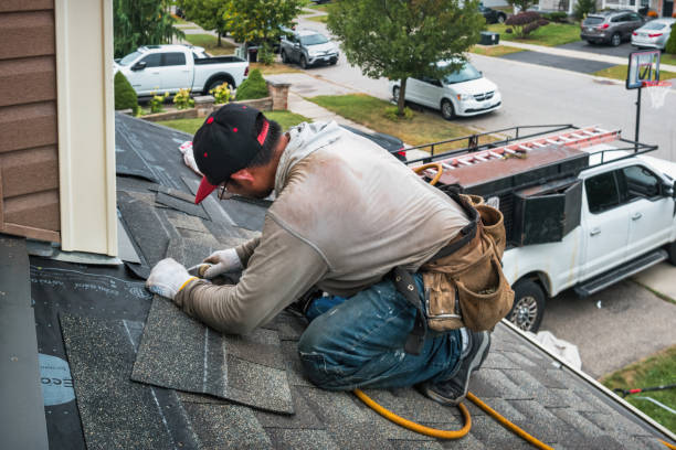 Professional Roofing technician working in Hagerstown, IN